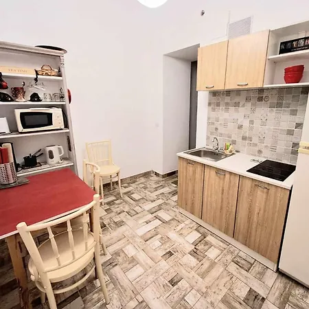 Hestia Lux كلوج-نابوكا